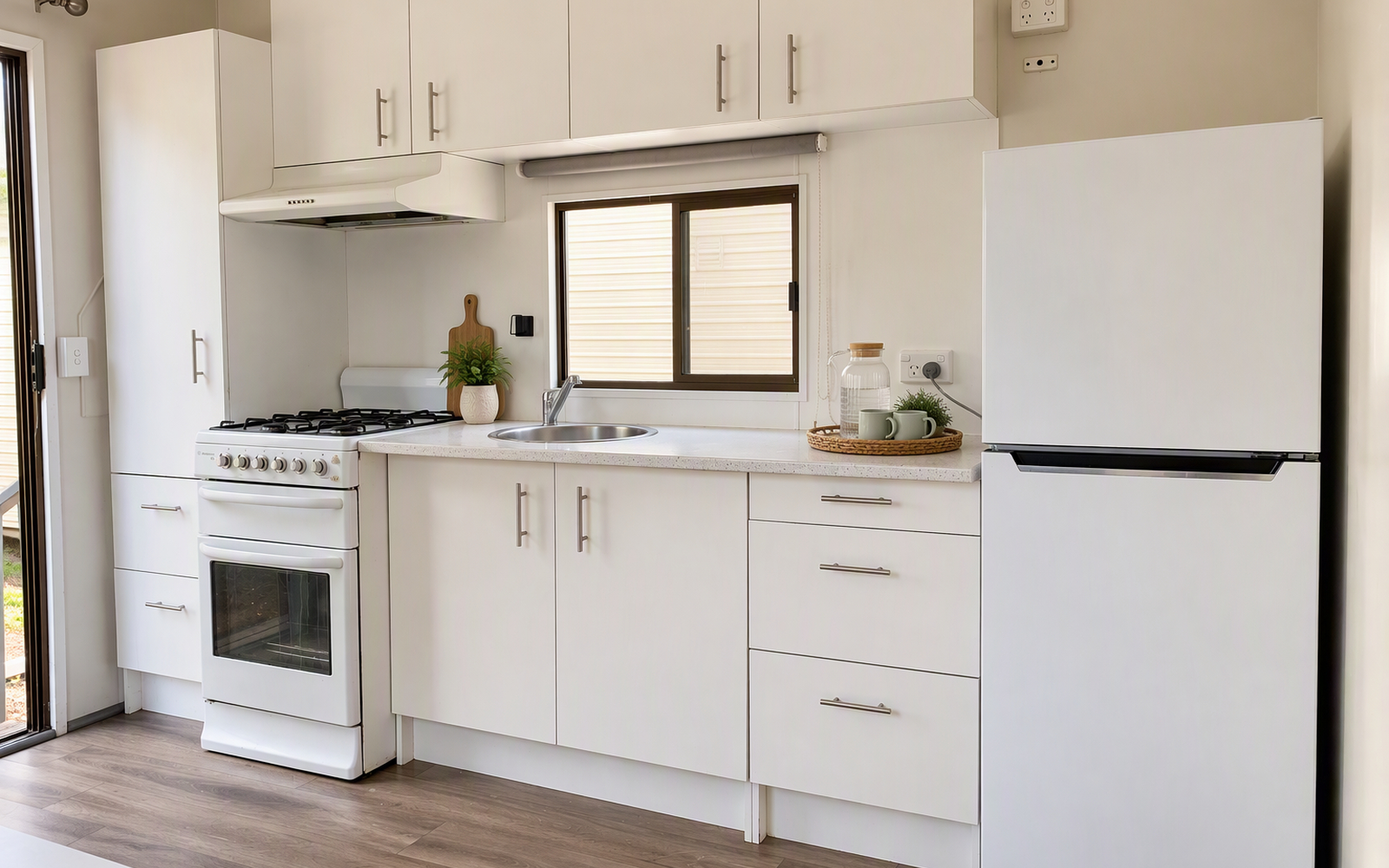 Cosy Self-Contained Cabin – Short or Long-Term Accommodation - Water usage included!