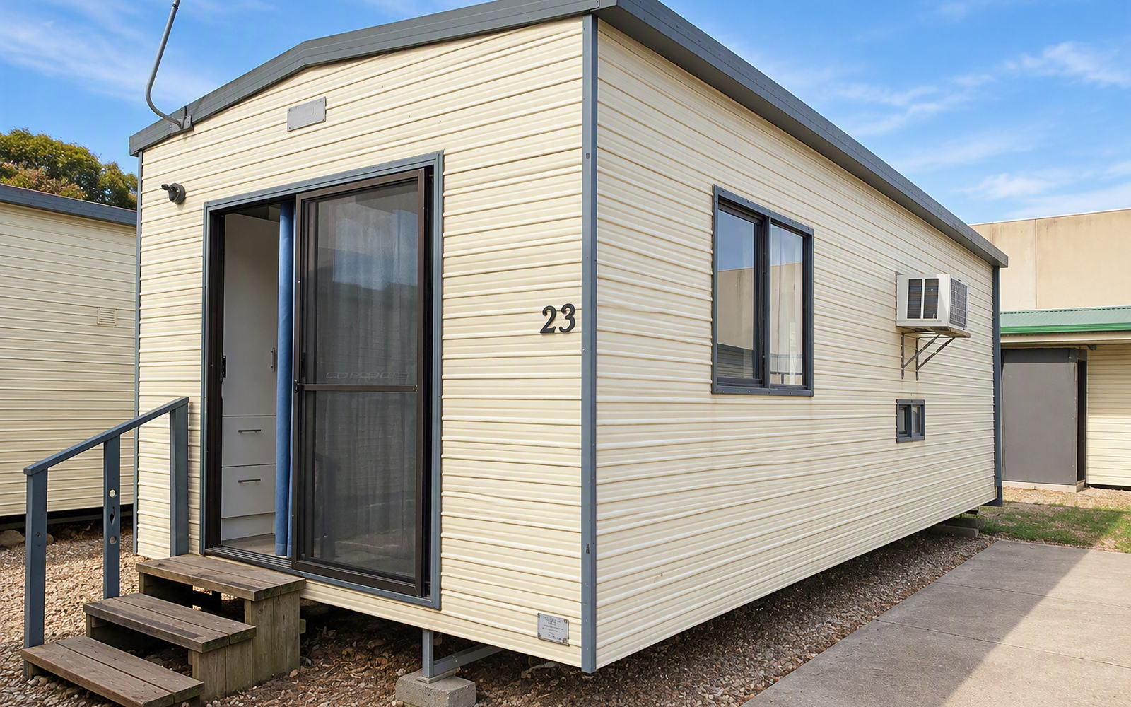 Cosy Self-Contained Cabin – Short or Long-Term Accommodation - Water usage included!