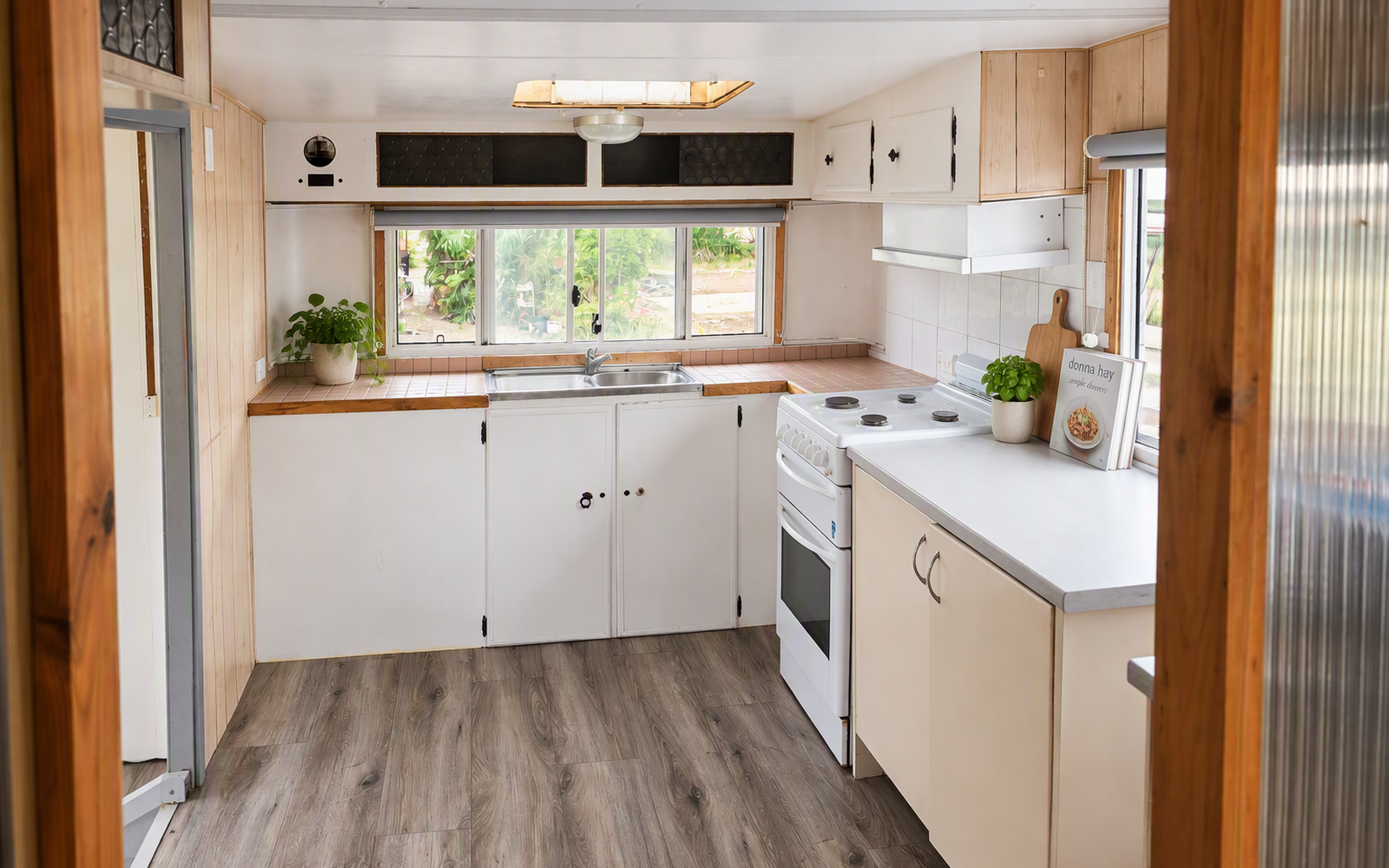 Caravan & Annex for Rent – Water Usage Included!
