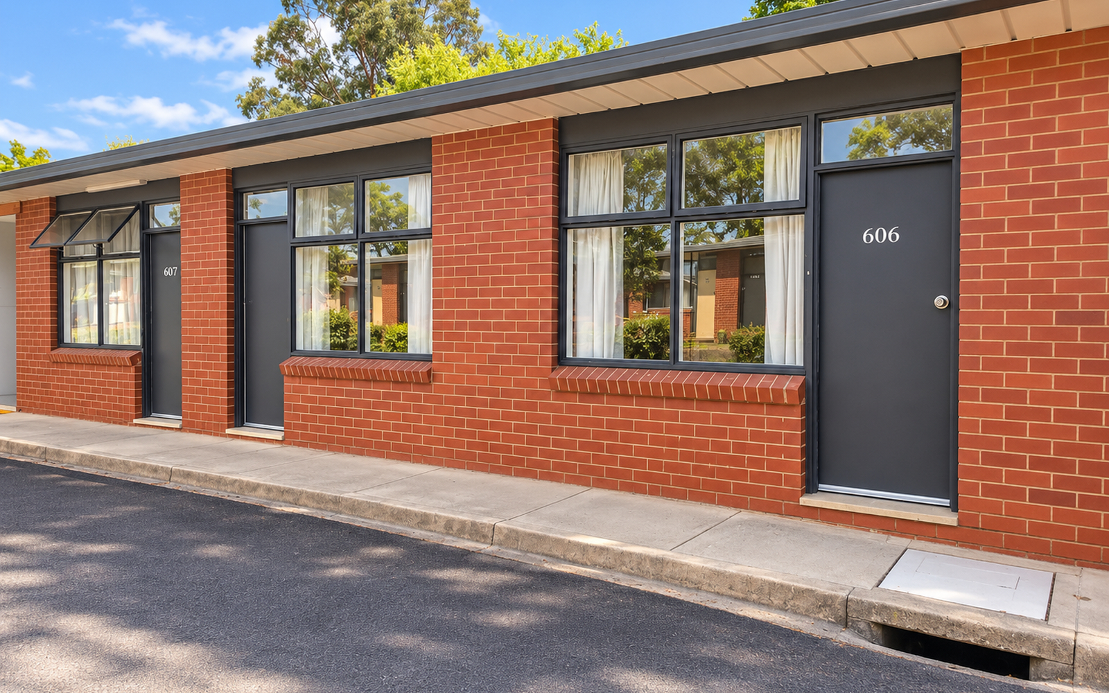 Double Motel Unit with Kitchen - Utilities included!