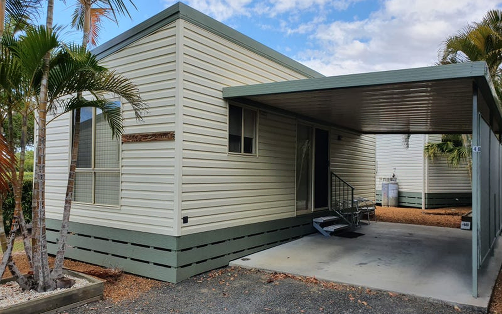 Very Generous Studio for Rent – $600/week – Water & Gas Included – Available Now!